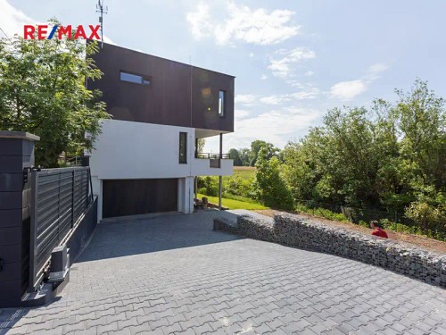 Prodej domu 330 m², pozemek 600 m²