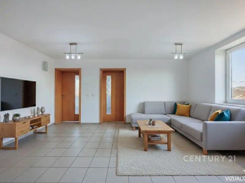 Prodej domu 240 m², pozemek 831 m²