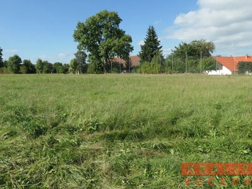 Prodej stavebního pozemku 2476 m²