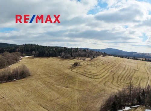 Prodej stavebního pozemku 1745 m²