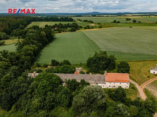 Prodej zemědělské usedlosti 830 m², pozemek 978 m²