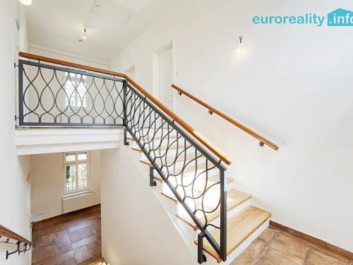 Prodej domu 420 m², pozemek 633 m²