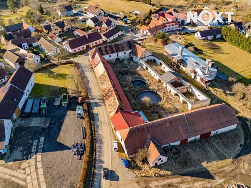 Prodej zemědělské usedlosti 1400 m², pozemek 9526 m²