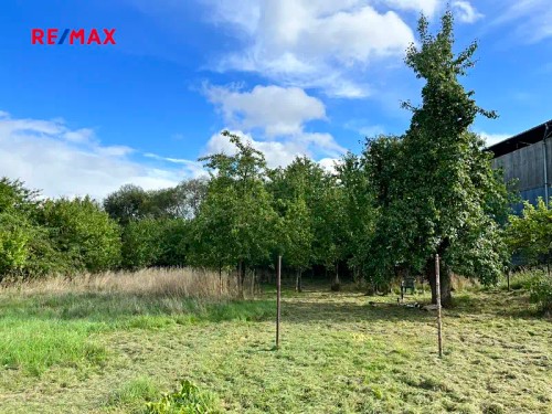 Prodej stavebního pozemku 1216 m²