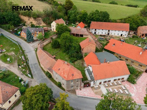 Prodej domu 300 m², pozemek 1898 m²