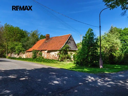 Prodej stavebního pozemku 1677 m²