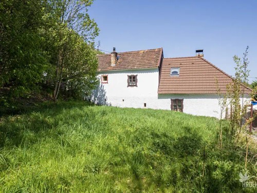 Prodej vily 208 m², pozemek 3304 m²