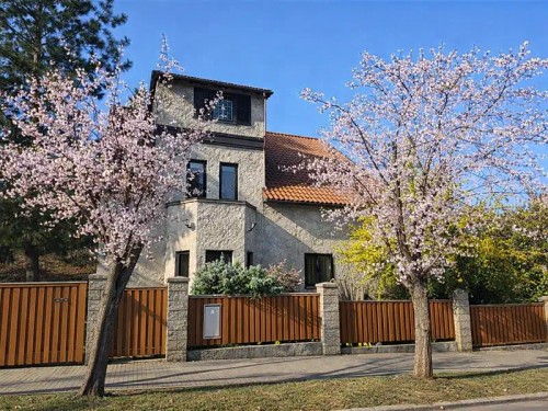 Prodej atypického bytu 183 m²