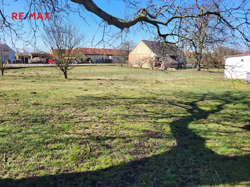 Prodej stavebního pozemku 2100 m²