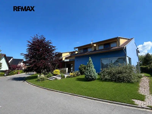 Prodej vily 700 m², pozemek 1399 m²
