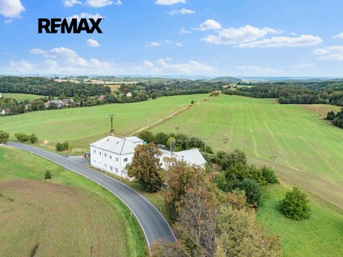 Prodej domu 1220 m², pozemek 2442 m²