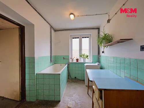 Prodej domu 240 m², pozemek 1701 m²
