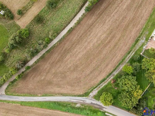 Prodej stavebního pozemku 1739 m²