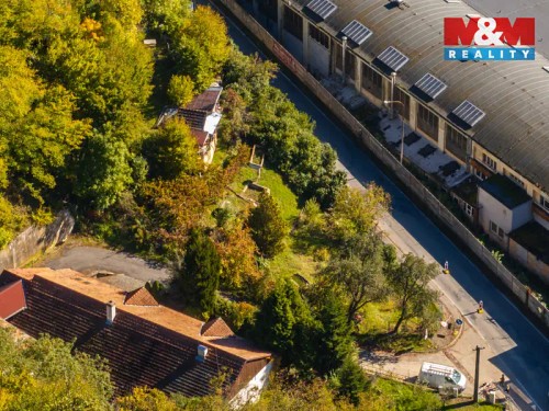 Prodej stavebního pozemku 890 m²