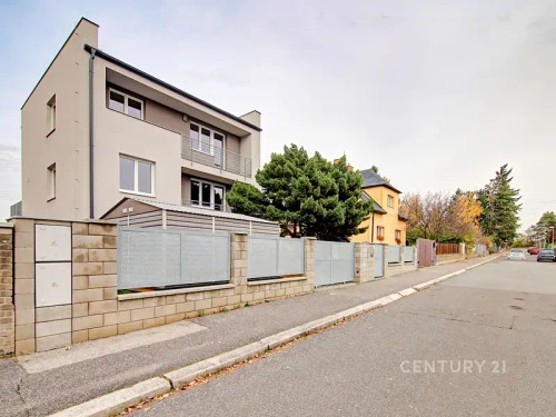 Prodej domu 218 m², pozemek 698 m²