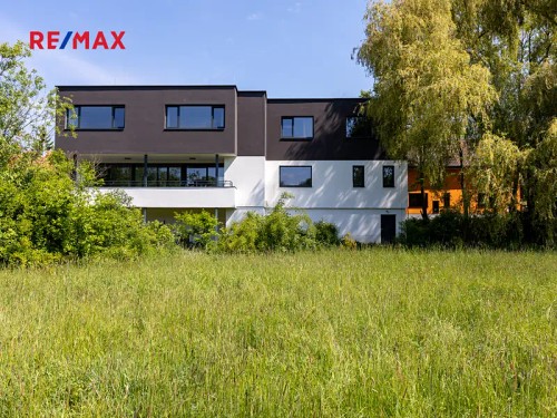 Prodej vily 330 m², pozemek 600 m²