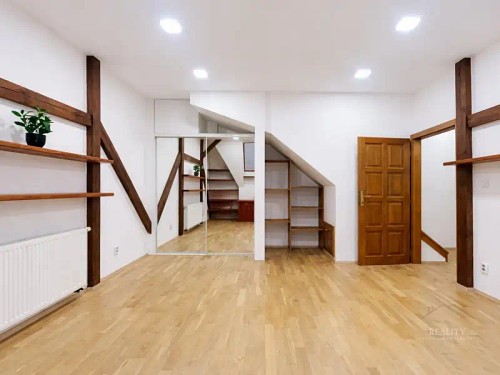 Prodej bytu 4+kk 158 m²