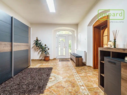 Prodej domu 295 m², pozemek 9233 m²