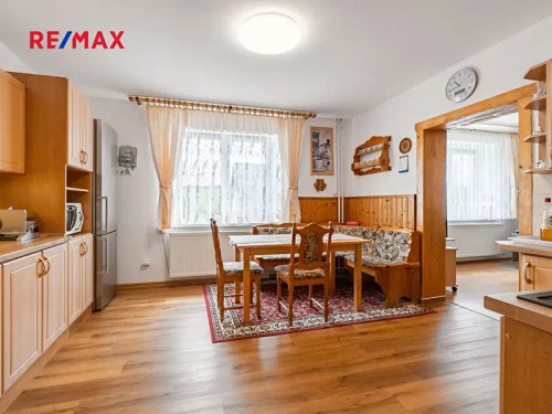 Prodej domu 328 m², pozemek 758 m²