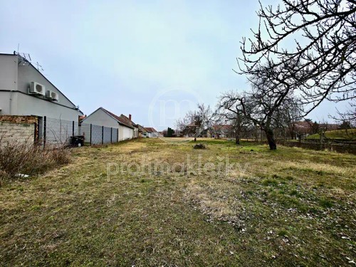 Prodej stavebního pozemku 2298 m²