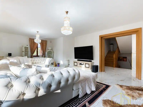 Prodej domu 400 m², pozemek 1728 m²