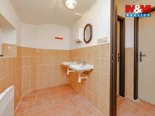 Prodej chalupy 386 m², pozemek 1335 m²