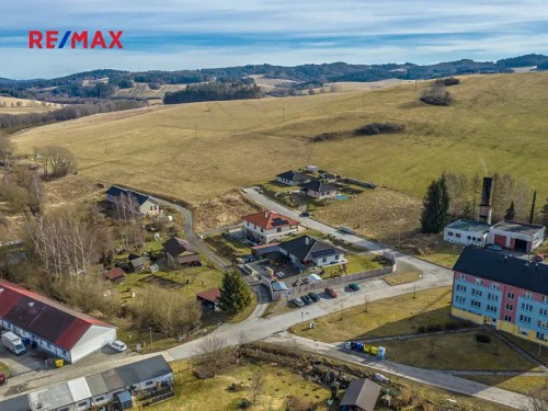 Prodej stavebního pozemku 988 m²