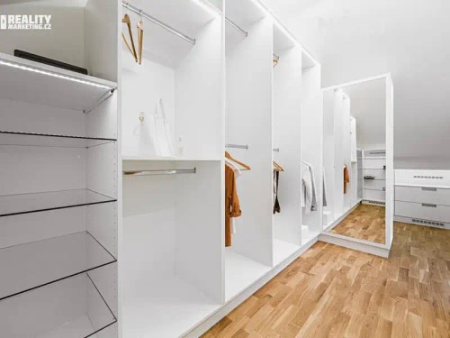 Prodej domu 382 m², pozemek 850 m²