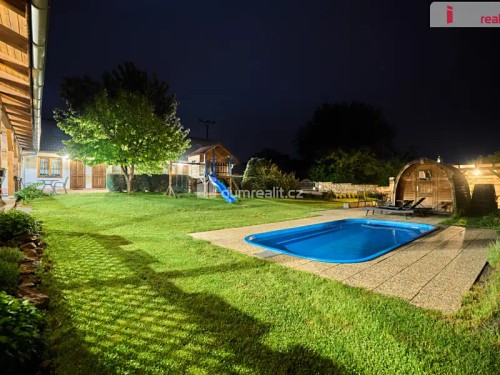 Prodej vily 570 m², pozemek 1109 m²