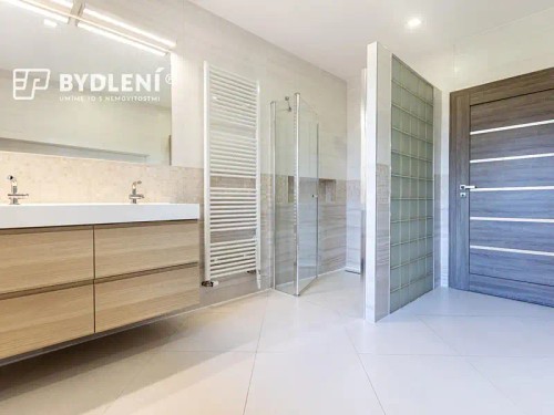 Prodej domu 393 m², pozemek 2562 m²