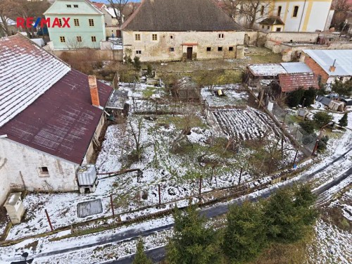 Prodej stavebního pozemku 666 m²