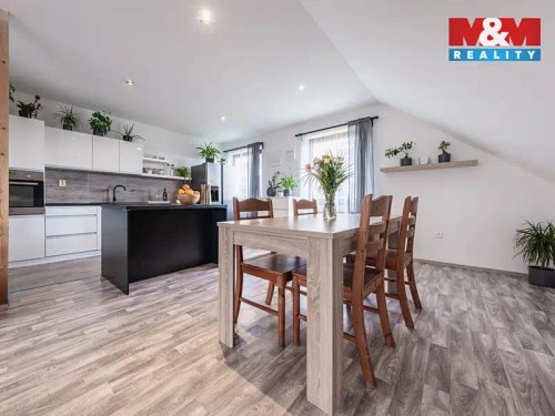 Prodej domu 325 m², pozemek 3155 m²