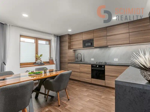 Prodej domu 350 m², pozemek 770 m²