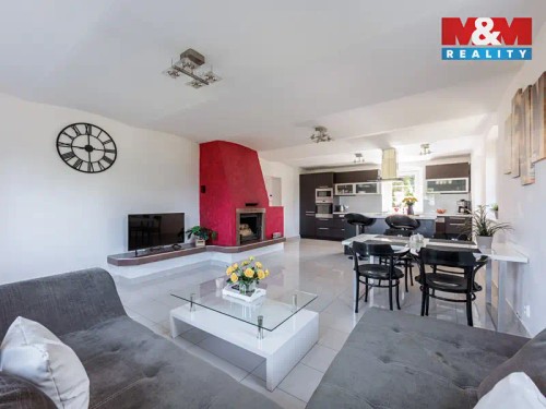 Prodej domu 280 m², pozemek 1293 m²