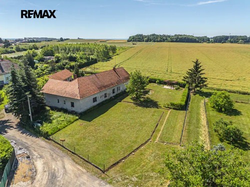 Prodej stavebního pozemku 1064 m²