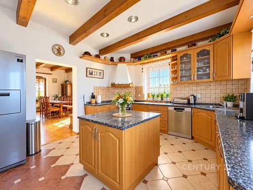Prodej domu 198 m², pozemek 1418 m²