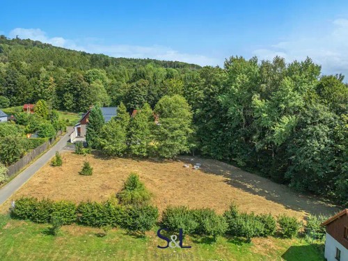 Prodej stavebního pozemku 1821 m²