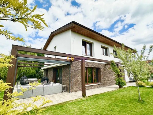 Prodej domu 300 m², pozemek 1122 m²