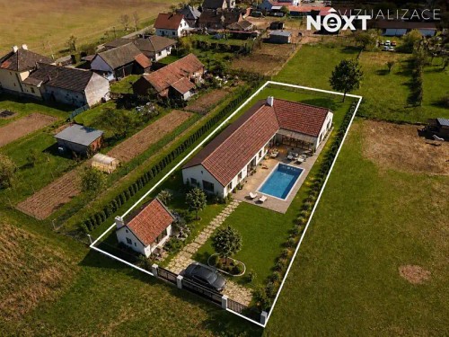 Prodej stavebního pozemku 1328 m²