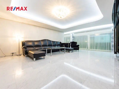 Prodej domu 365 m², pozemek 623 m²