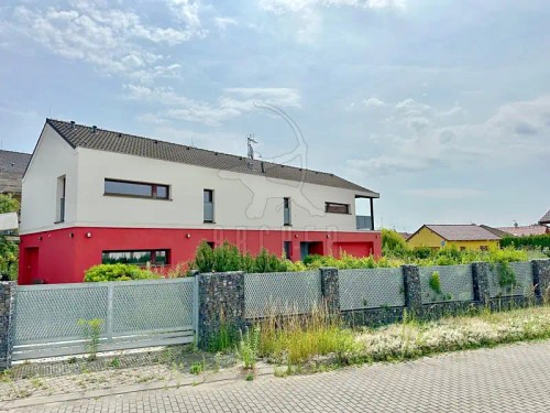 Prodej domu 317 m², pozemek 832 m²