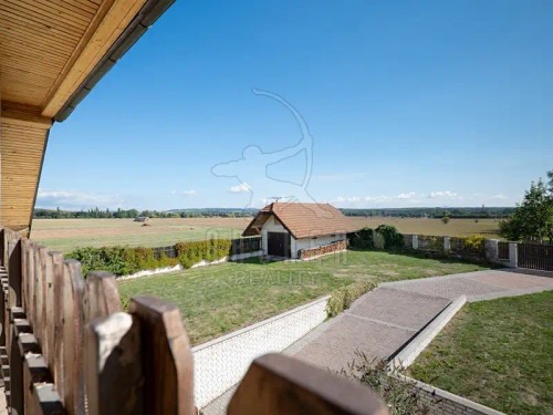 Prodej domu 330 m², pozemek 3732 m²