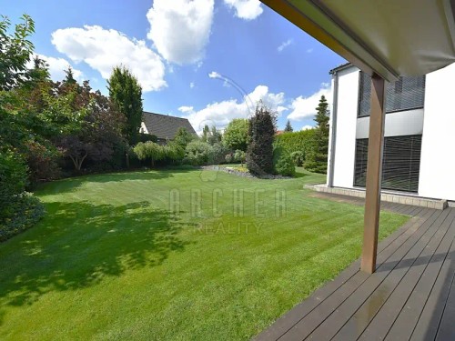 Prodej domu 300 m², pozemek 1000 m²