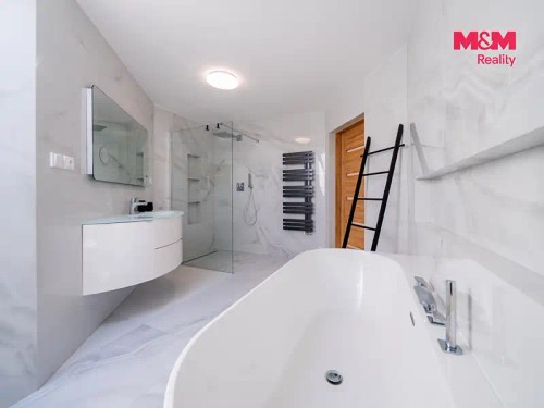 Prodej domu 275 m², pozemek 3832 m²