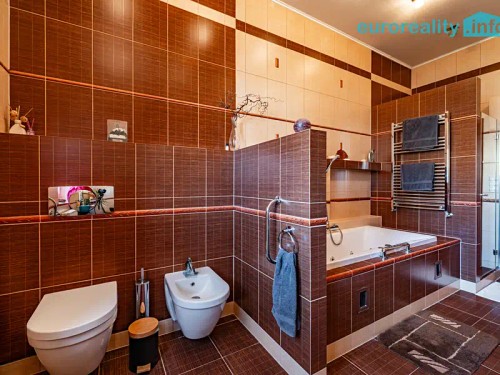 Prodej domu 274 m², pozemek 627 m²