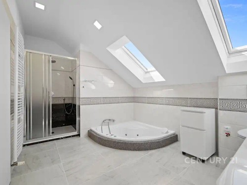 Prodej domu 252 m², pozemek 843 m²