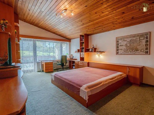 Prodej domu 331 m², pozemek 1512 m²