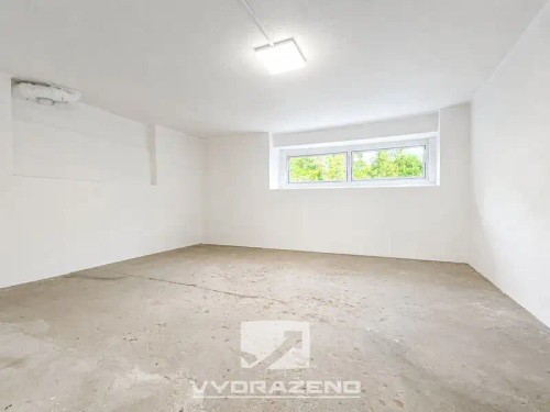 Prodej domu 300 m², pozemek 2815 m²