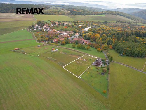 Prodej stavebního pozemku 3002 m²