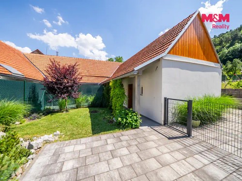Prodej domu 275 m², pozemek 3832 m²